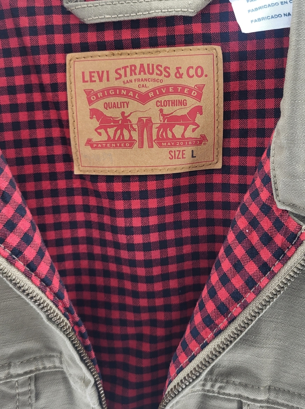 Levi’s Teen Men Light Beige Jacket Coat Red And Black Checkered Lining Size L